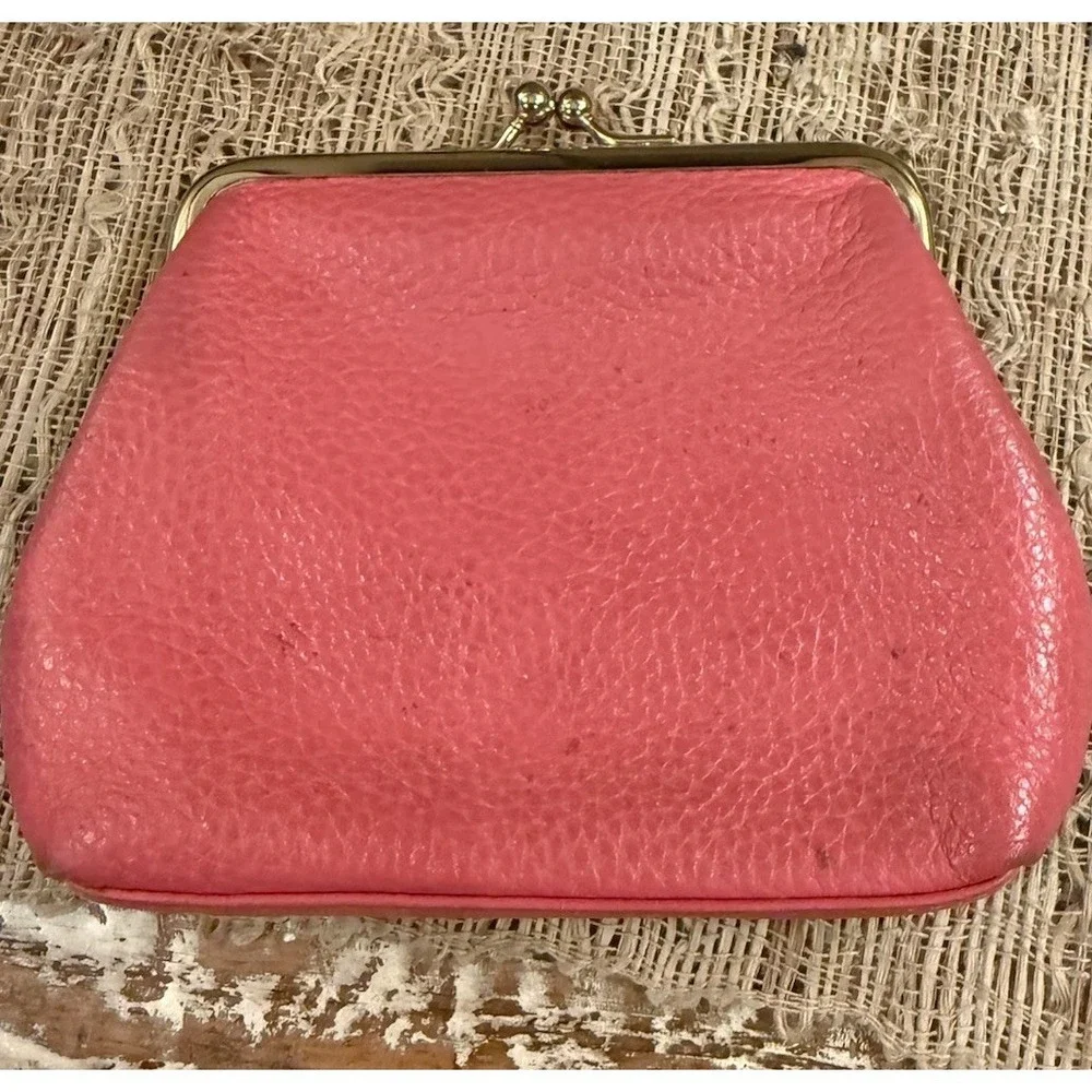 Dooney and‎ Bourke Pebble Leather Large Kisslock Coin Purse Bubblegum Pink